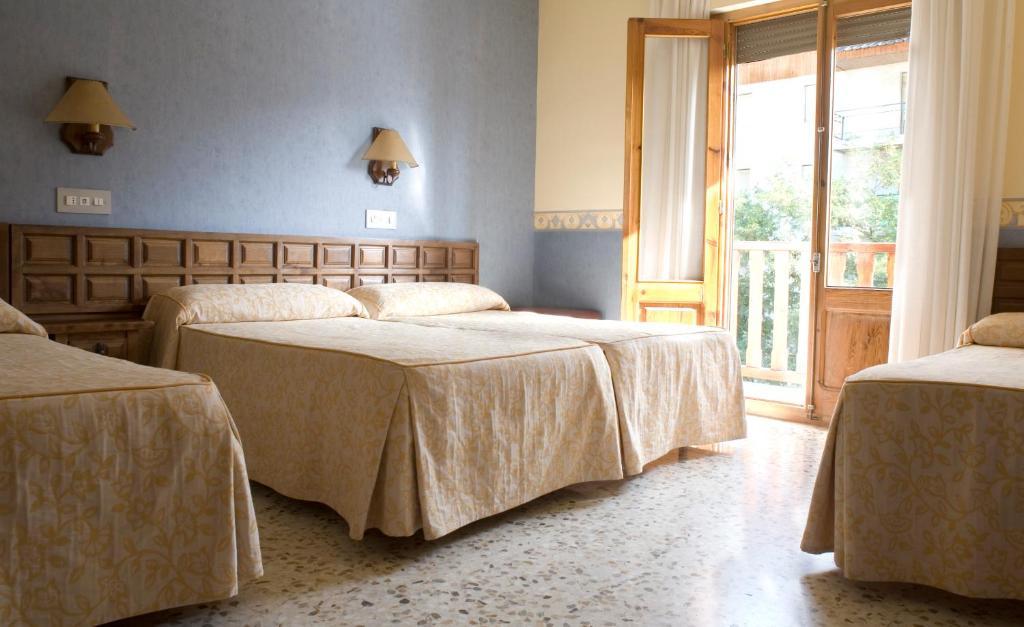 Hotel Latre Broto Zimmer foto